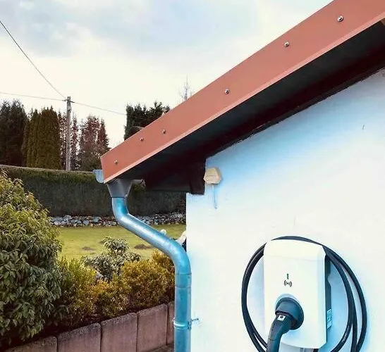 Casita - Sterneferienhaus Mit Garten, Sauna Und Wallbox بيت للعطل Kirburg